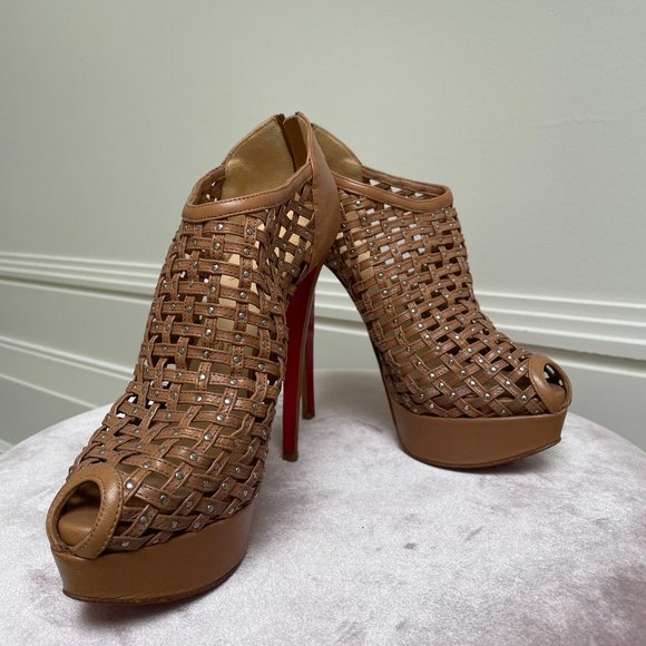CHRISTIAN LOUBOUTIN LEATHER PUMPS - Picture 1 of 5